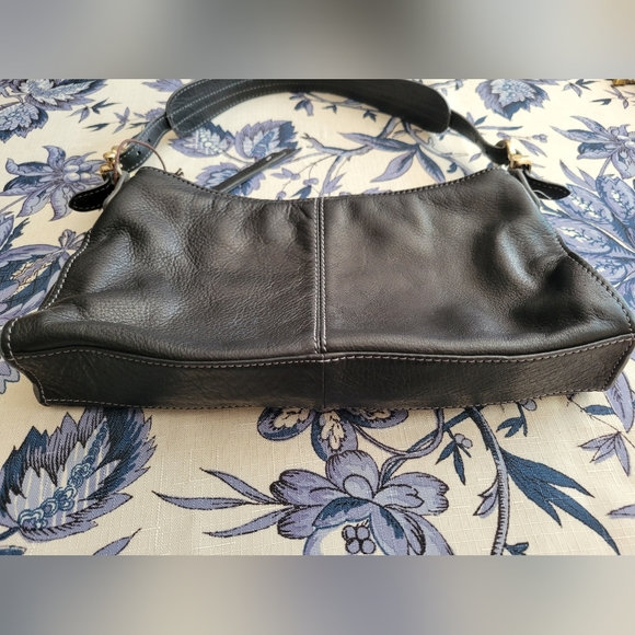 Liz Clairborne NYC Leather Shoulder Bag - Picture 7 of 7